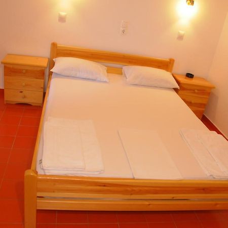 Chalikias Rooms Asprogerakata Bagian luar foto