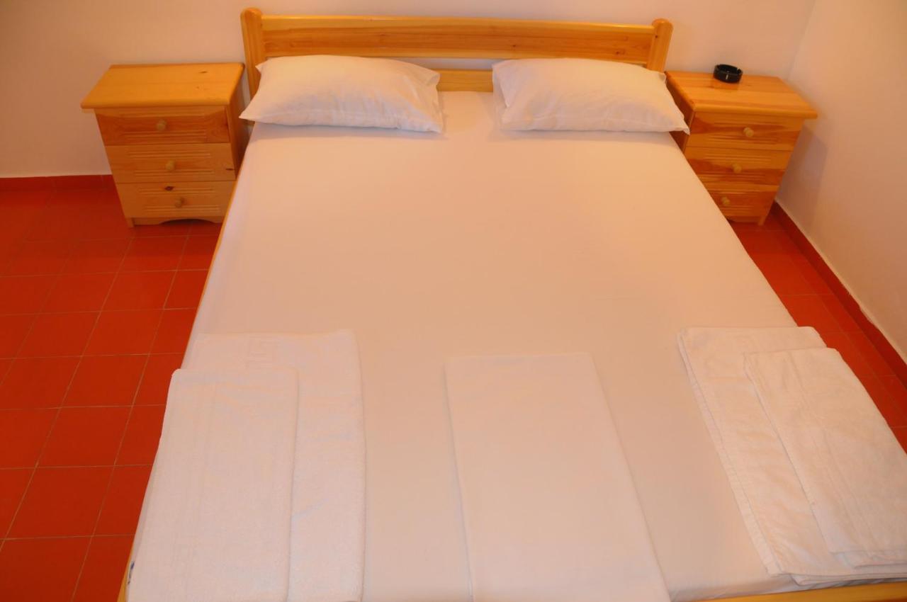 Chalikias Rooms Asprogerakata Bagian luar foto
