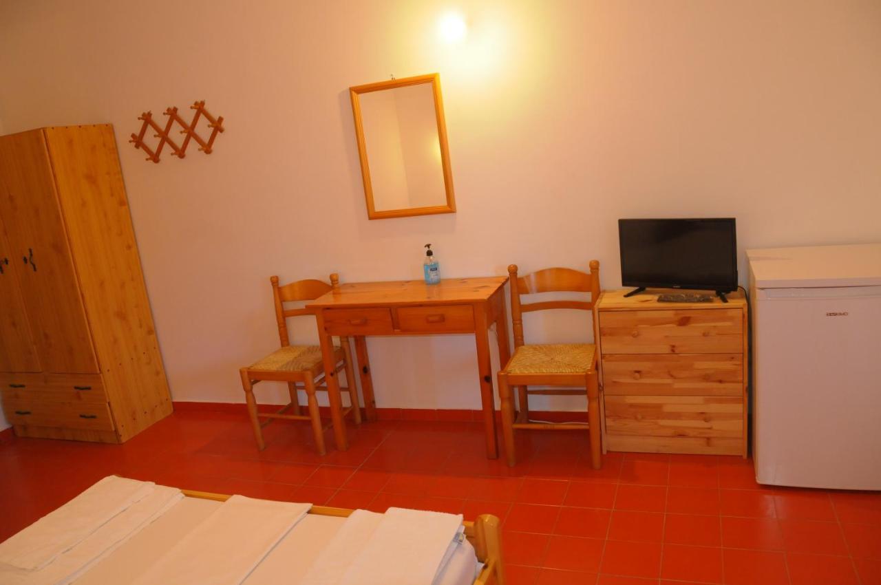 Chalikias Rooms Asprogerakata Bagian luar foto