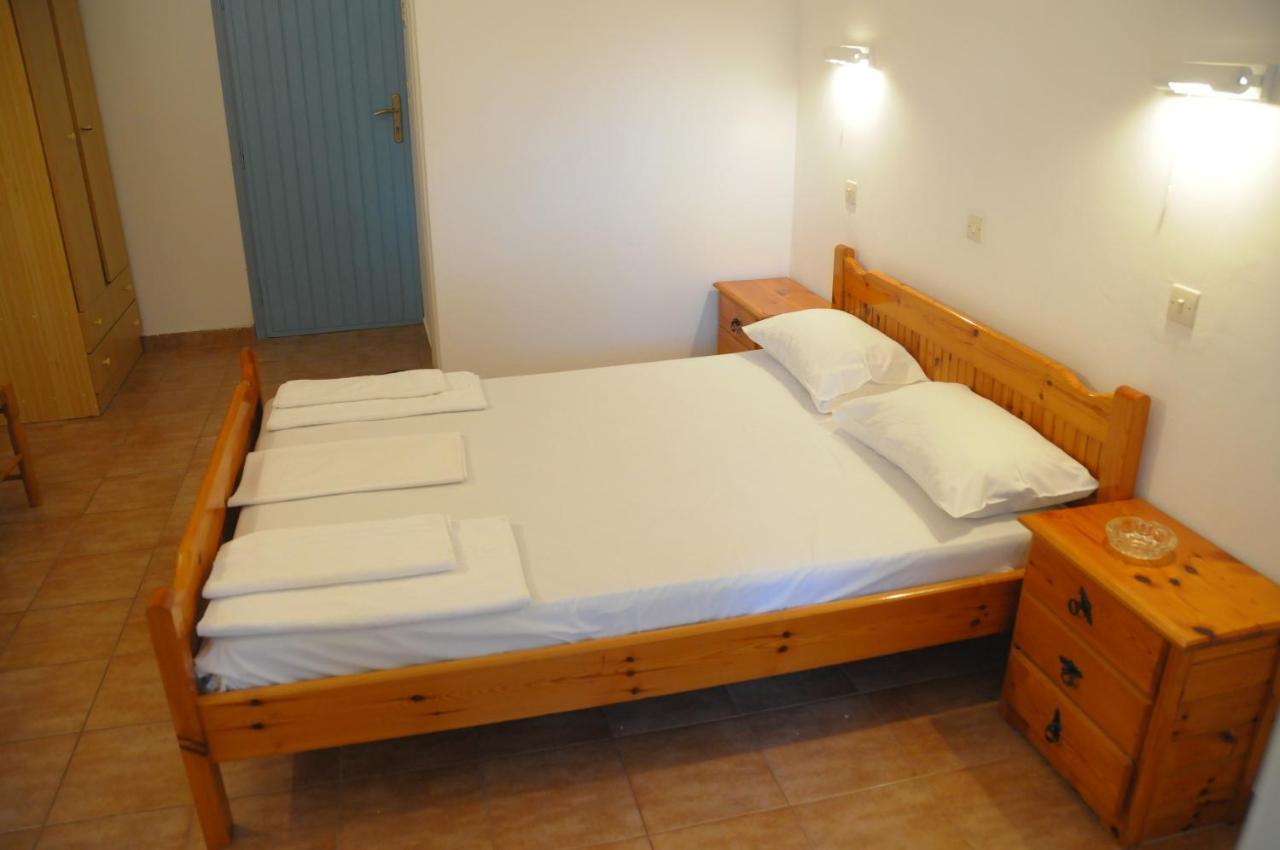 Chalikias Rooms Asprogerakata Bagian luar foto