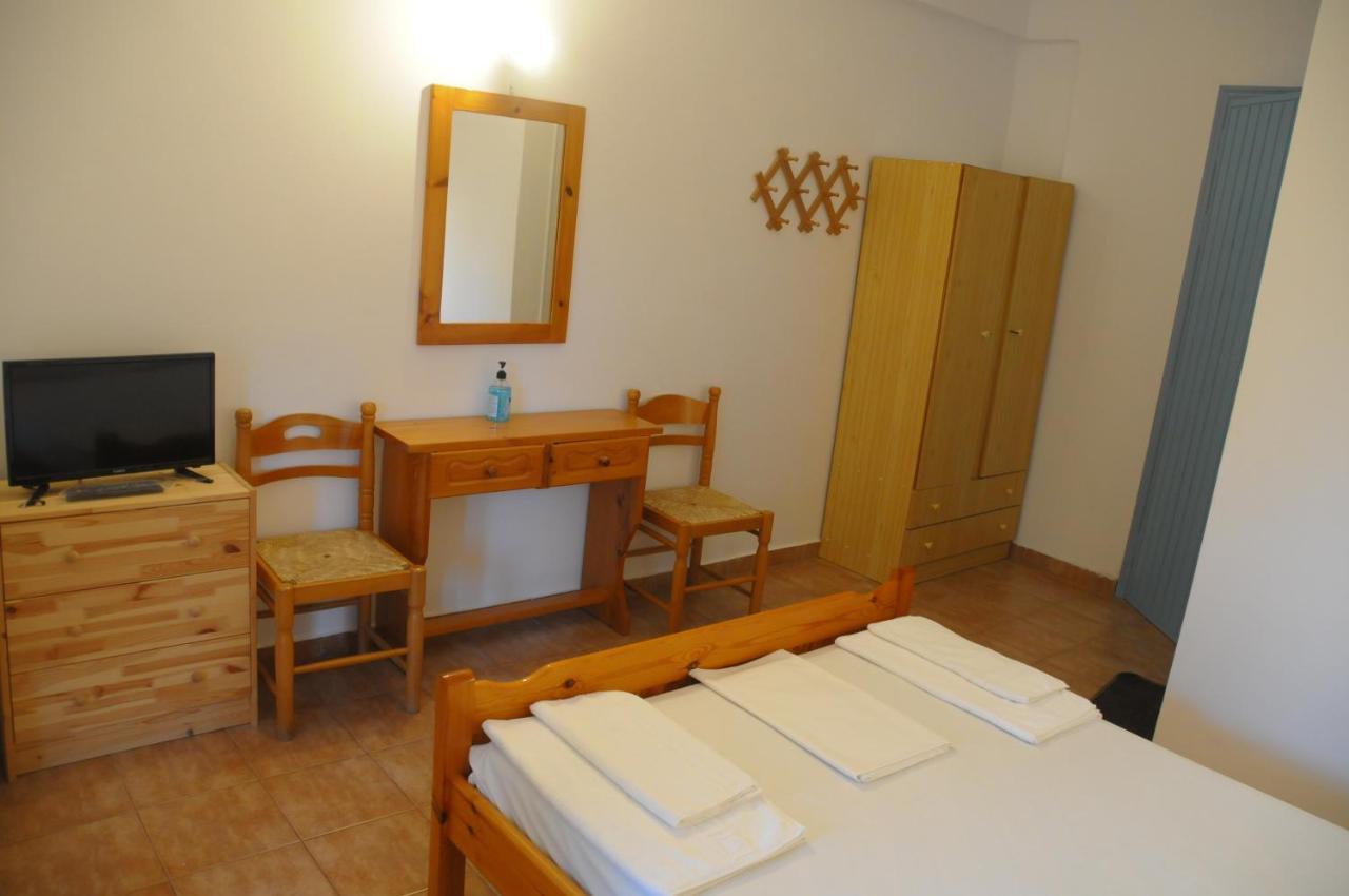 Chalikias Rooms Asprogerakata Bagian luar foto