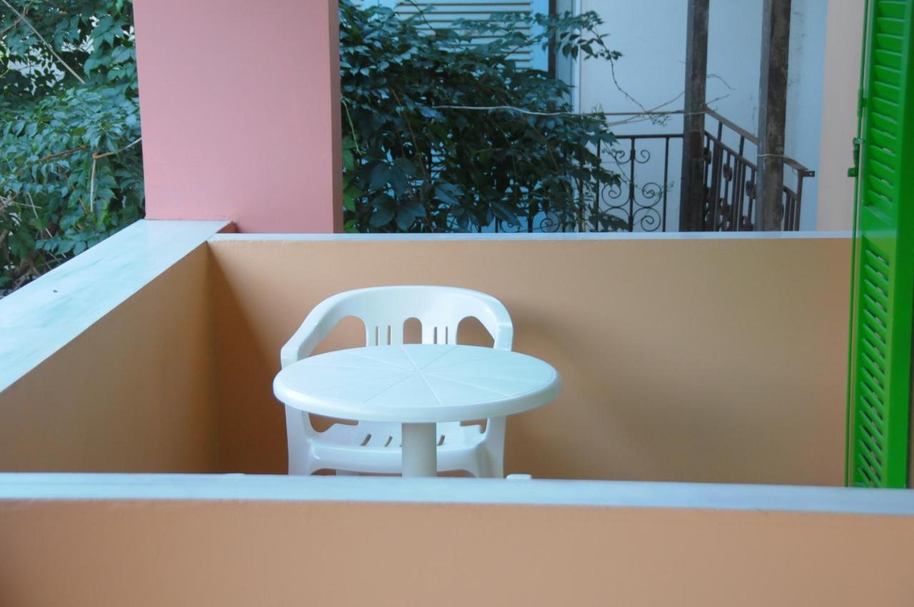 Chalikias Rooms Asprogerakata Bagian luar foto