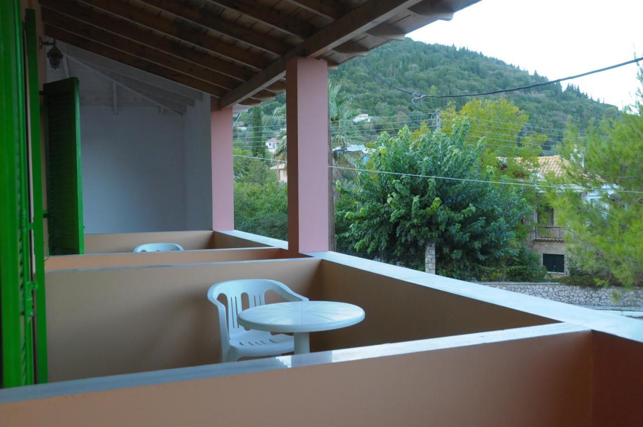 Chalikias Rooms Asprogerakata Bagian luar foto