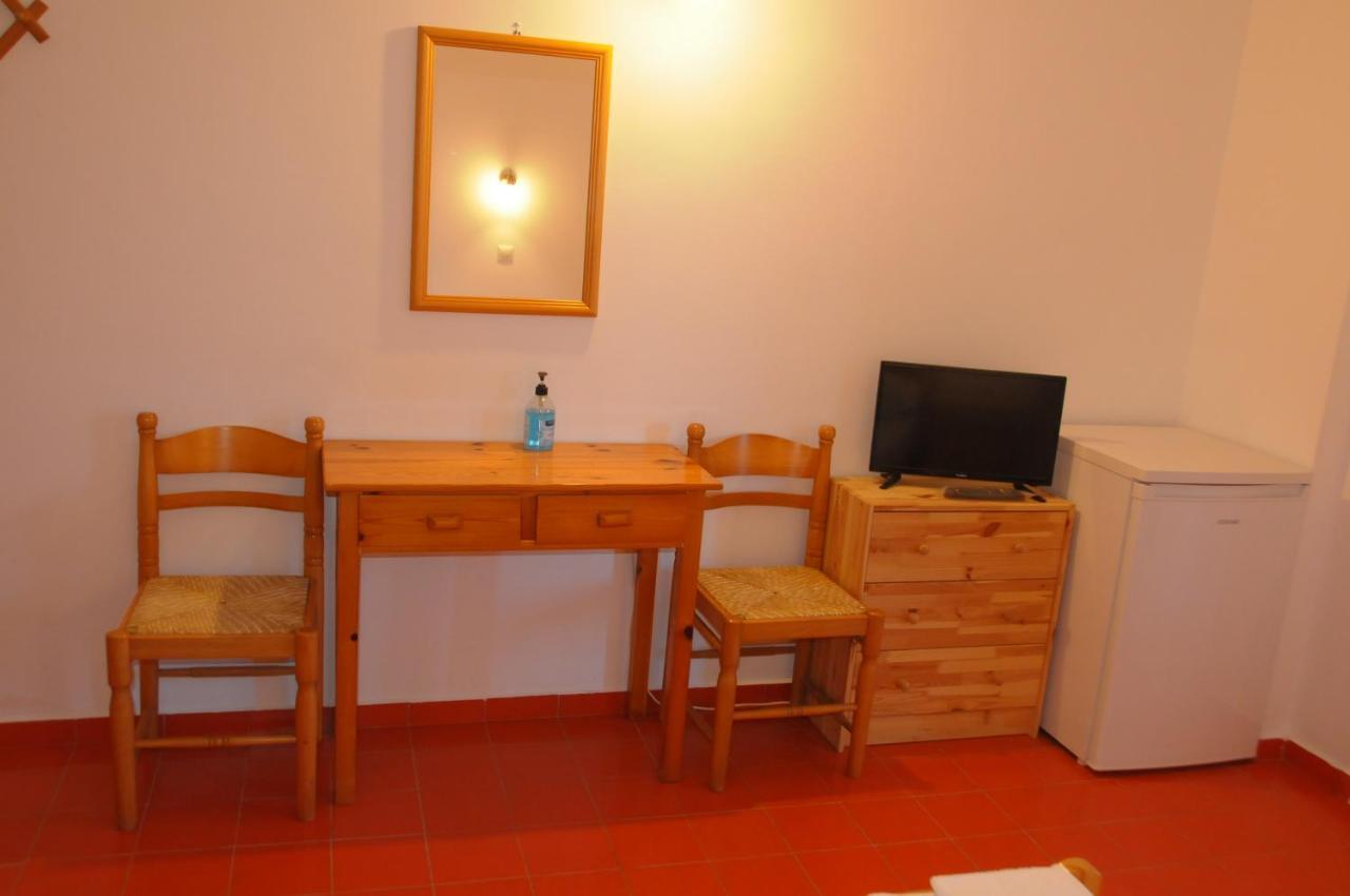 Chalikias Rooms Asprogerakata Bagian luar foto