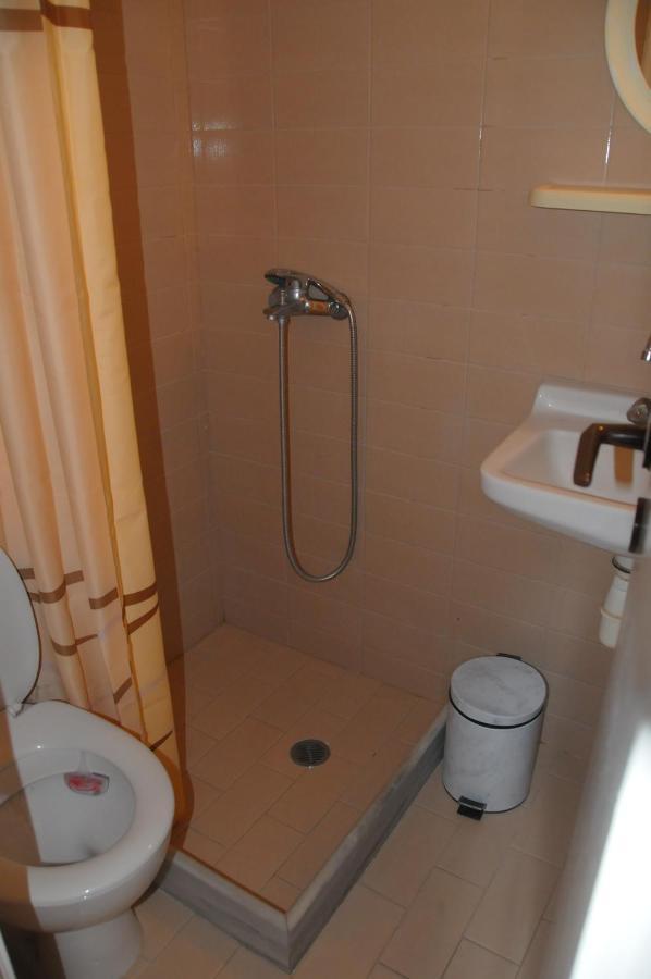 Chalikias Rooms Asprogerakata Bagian luar foto