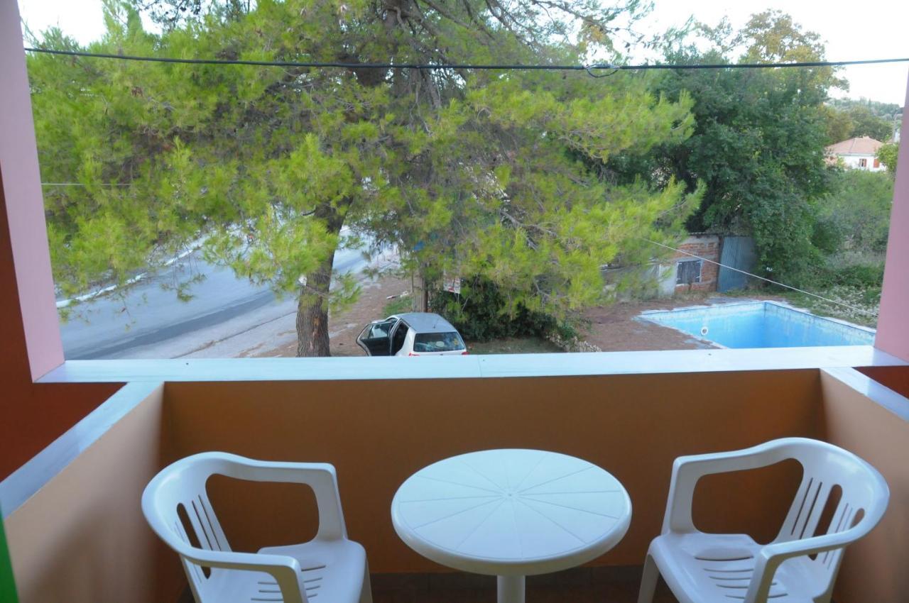 Chalikias Rooms Asprogerakata Bagian luar foto