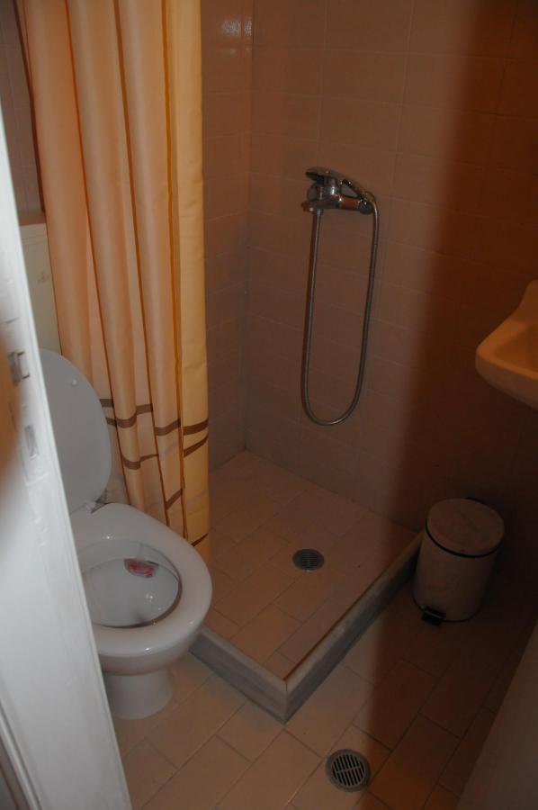 Chalikias Rooms Asprogerakata Bagian luar foto