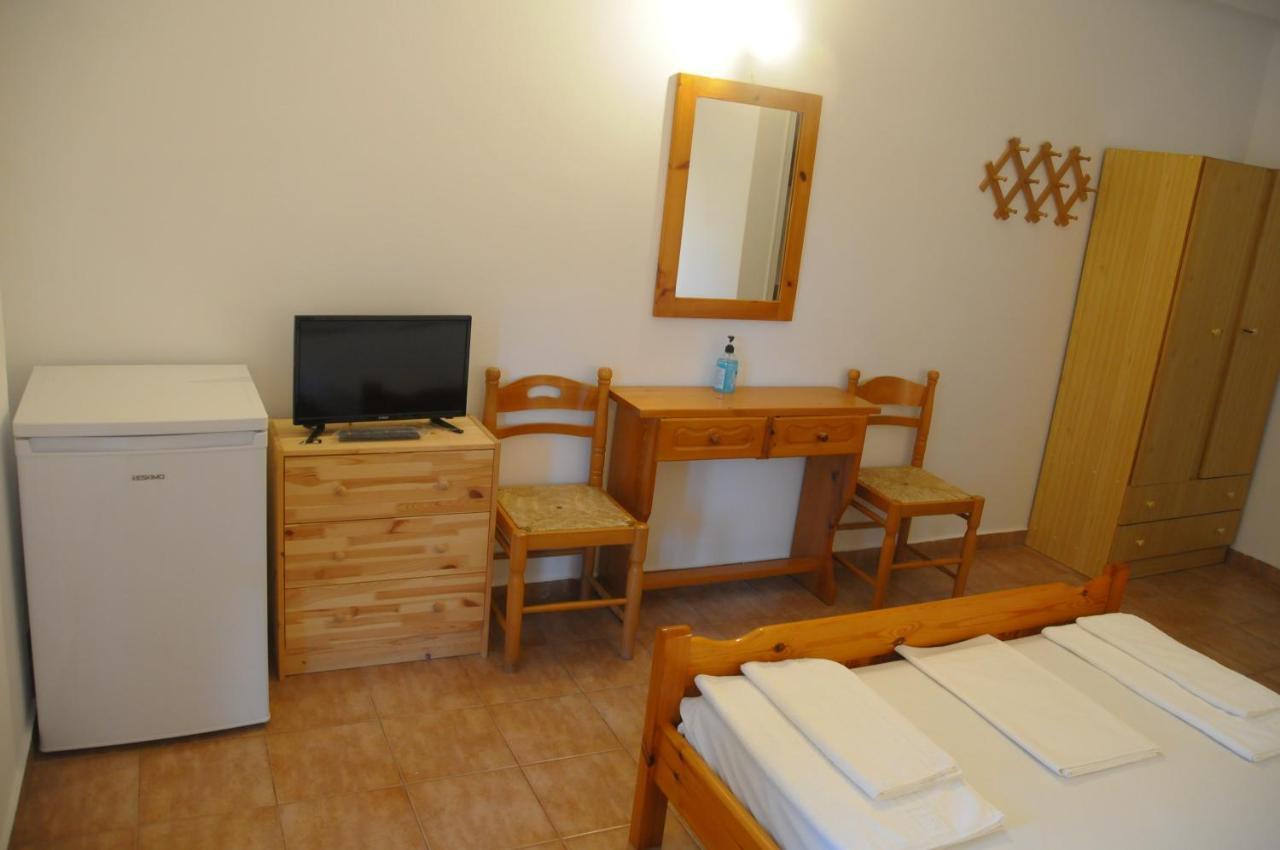 Chalikias Rooms Asprogerakata Bagian luar foto